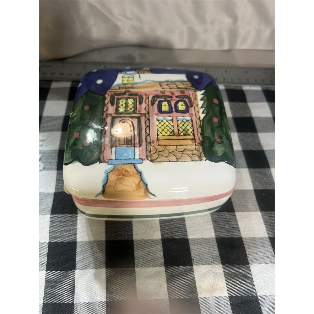 TRINKET BOX WITH COTTAGE AND TREES 4.75 x 4.75‎ x 2.75 (1244)
